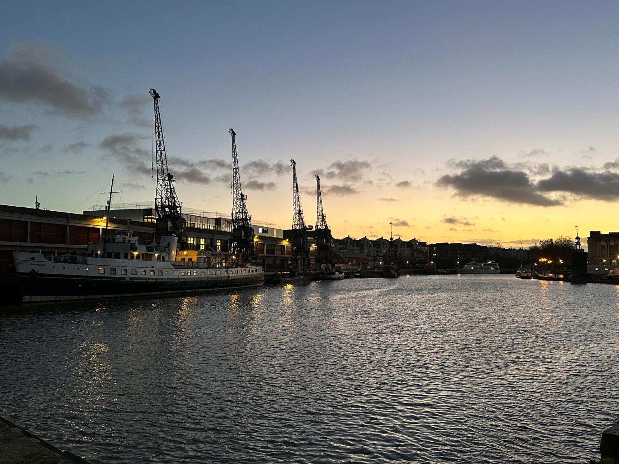 Comfortable City Centre Apartment For Contractors And Couples - City Centre Bristol Buitenkant foto